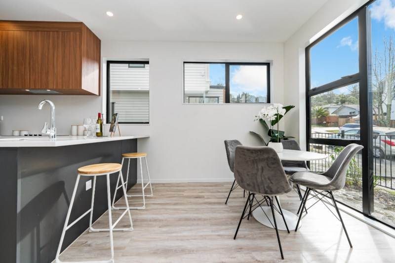 32C Sequoia Place, Sunnynook, Auckland - Carousel 2