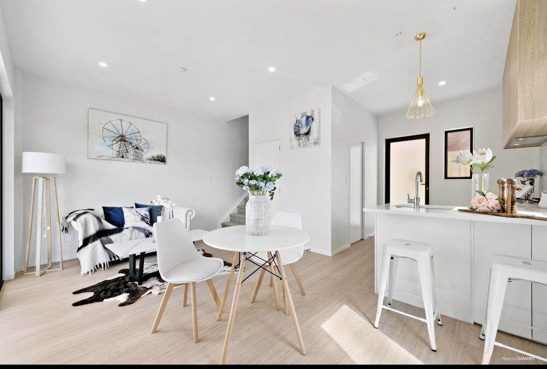 14A Picturesque Drive, Flat Bush, Auckland - Carousel 2