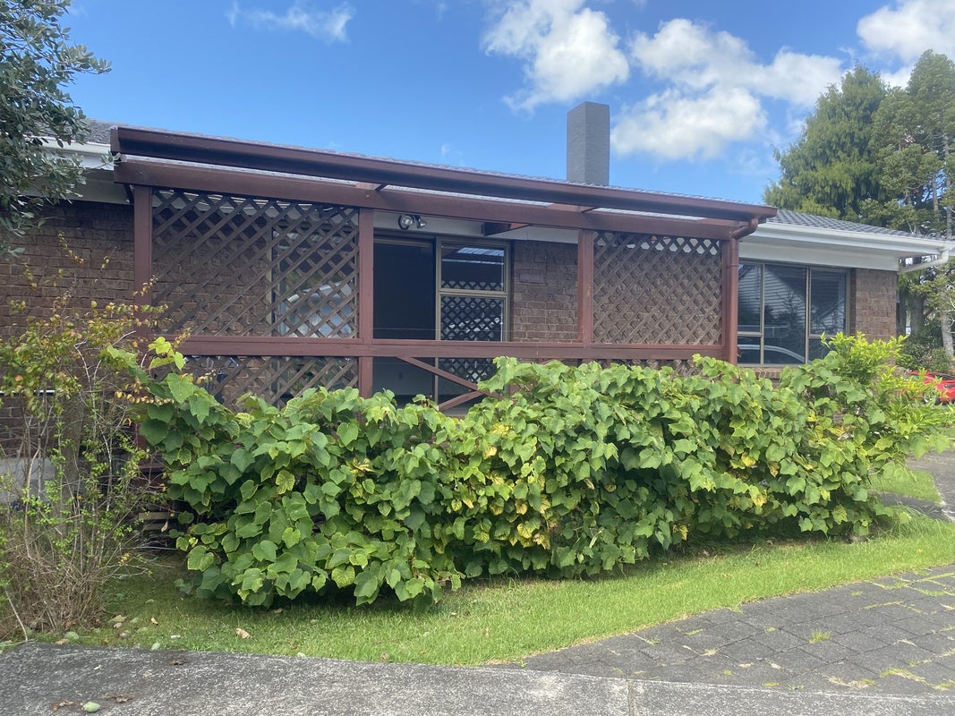 1/25 Lincoln Road, Henderson, Auckland - Carousel 1