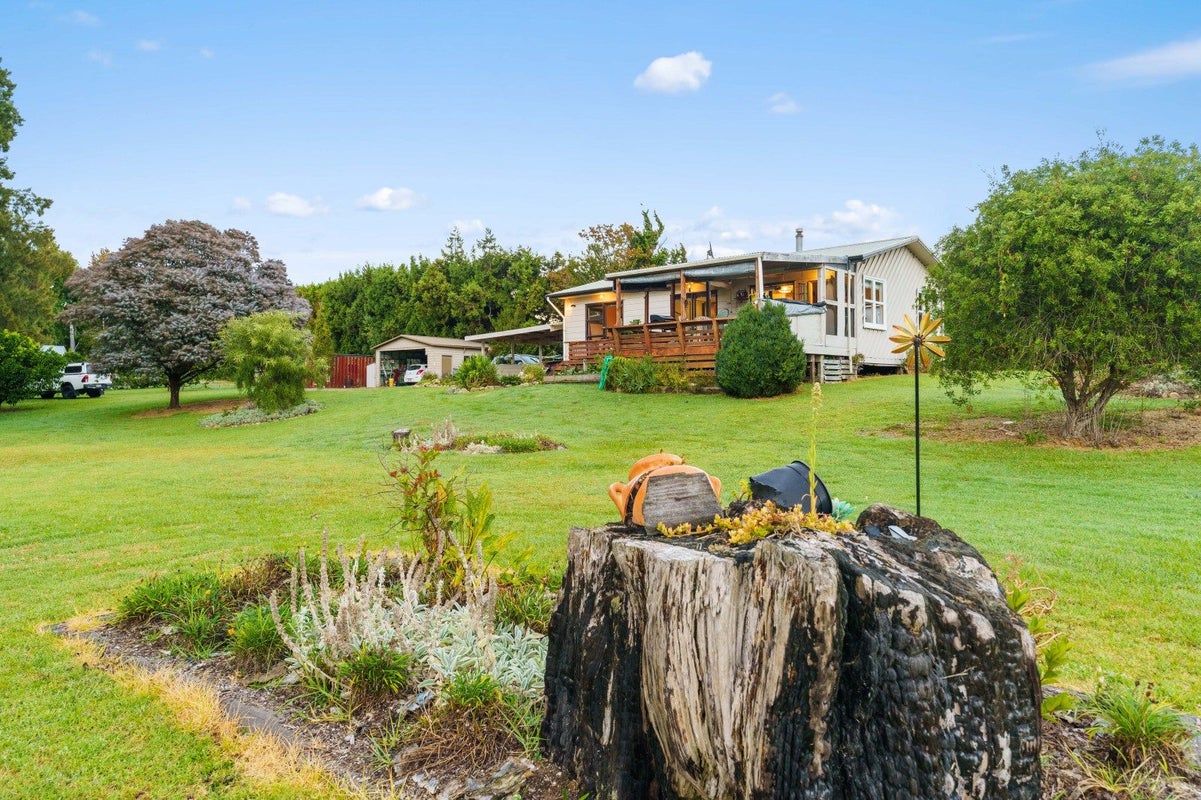 694A State Highway 2, Tahawai, Katikati - Carousel 1