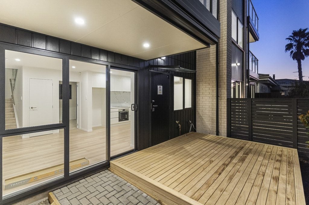 64C Yeovil Road, Te Atatu Peninsula, Auckland - Carousel 1