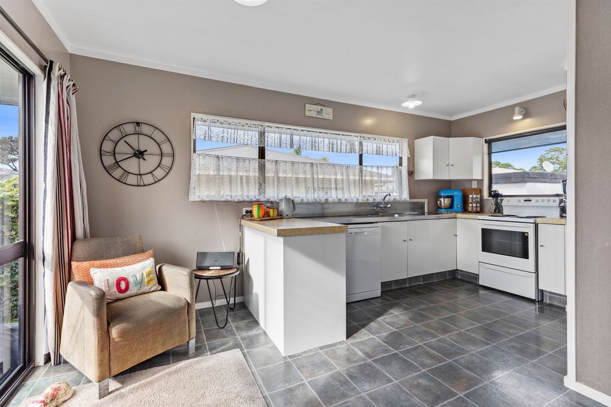 10A Watling Street, Gate Pa, Tauranga - Carousel 2
