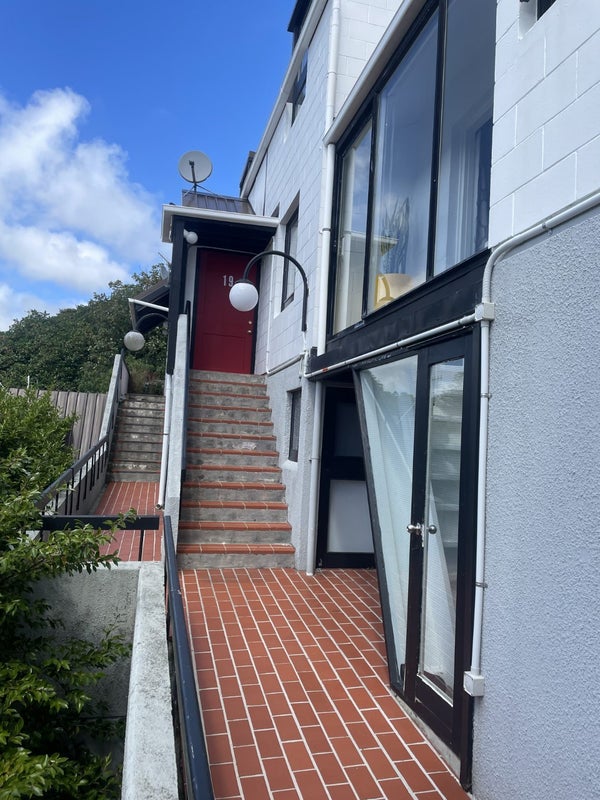 19/10 Pitarua Street, Thorndon, Wellington - Carousel 2