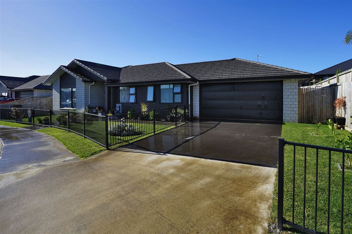 2 Faber Place, Rototuna North, Hamilton - Carousel 19