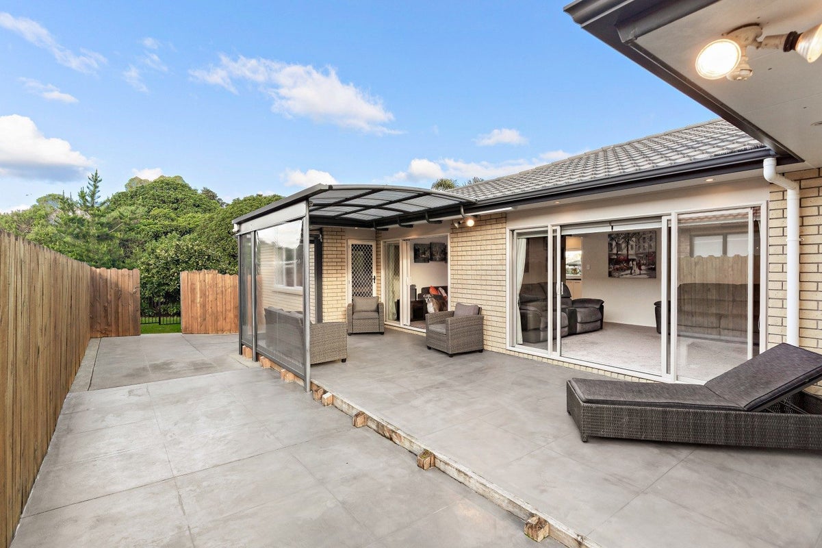 6 Harobed Place, Weymouth, Auckland - Carousel 2