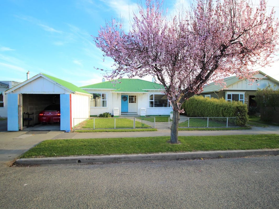 15 Teviot Street, Oamaru North, Oamaru - Carousel 2