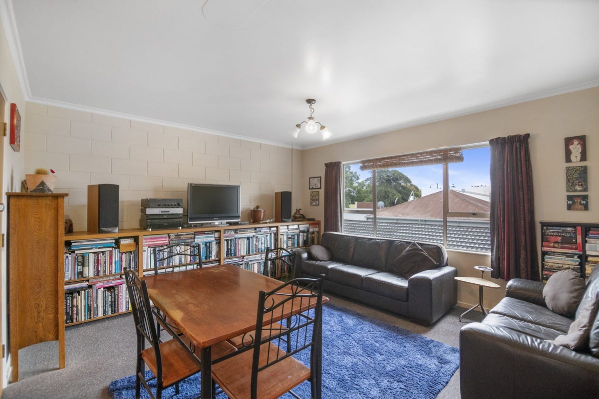 6/15 Trafalgar Street, The Wood, Nelson - Carousel 1