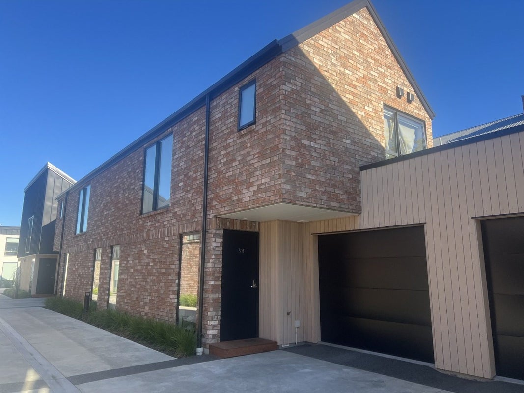 2/58 Derby Street, St Albans, Christchurch - Carousel 1