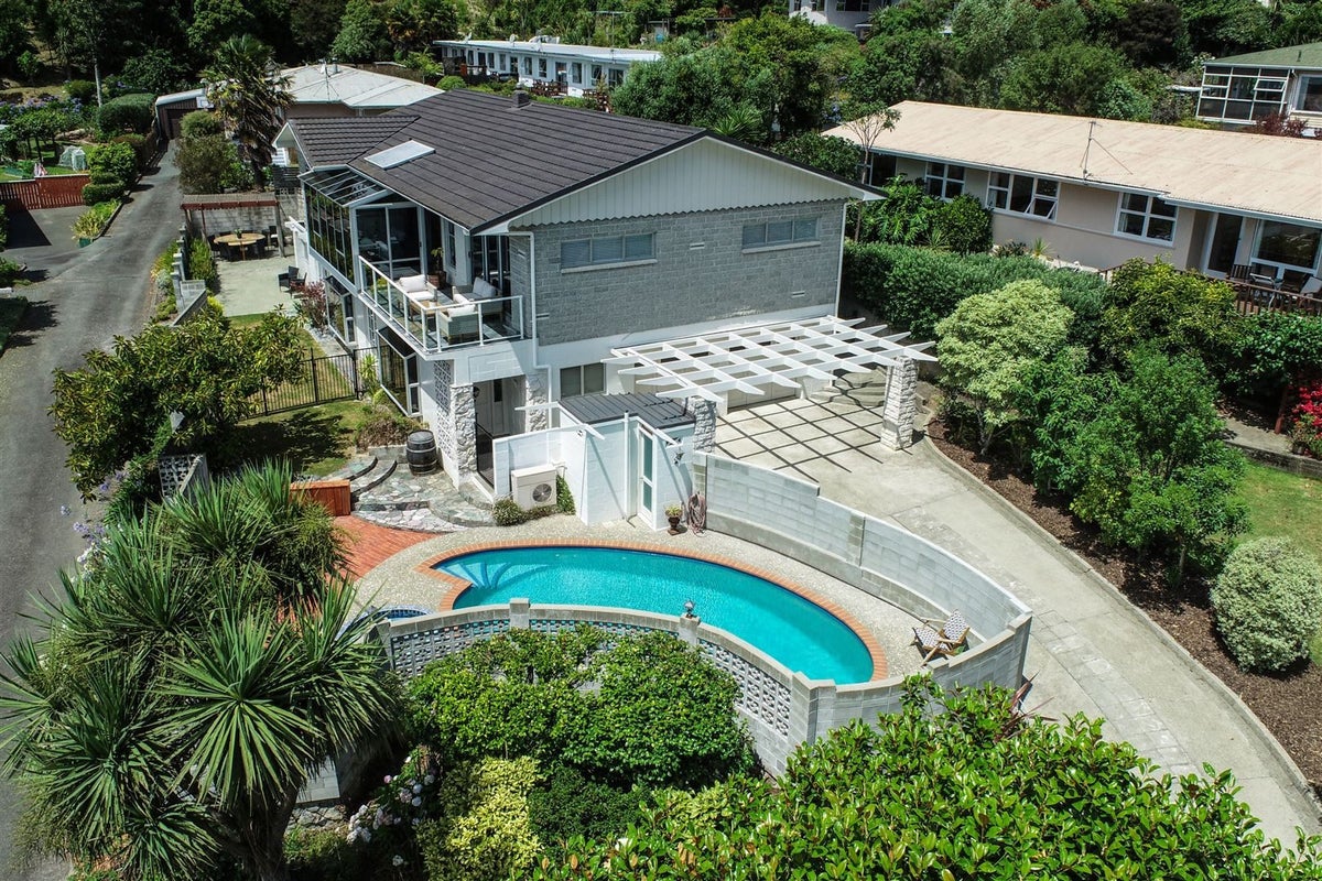9 Brooklands Road, Atawhai, Nelson - Carousel 1