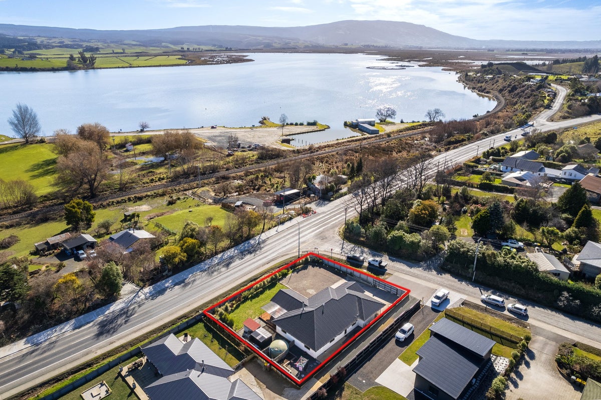 2 Chatham Street, Waihola, Milton - Carousel 23