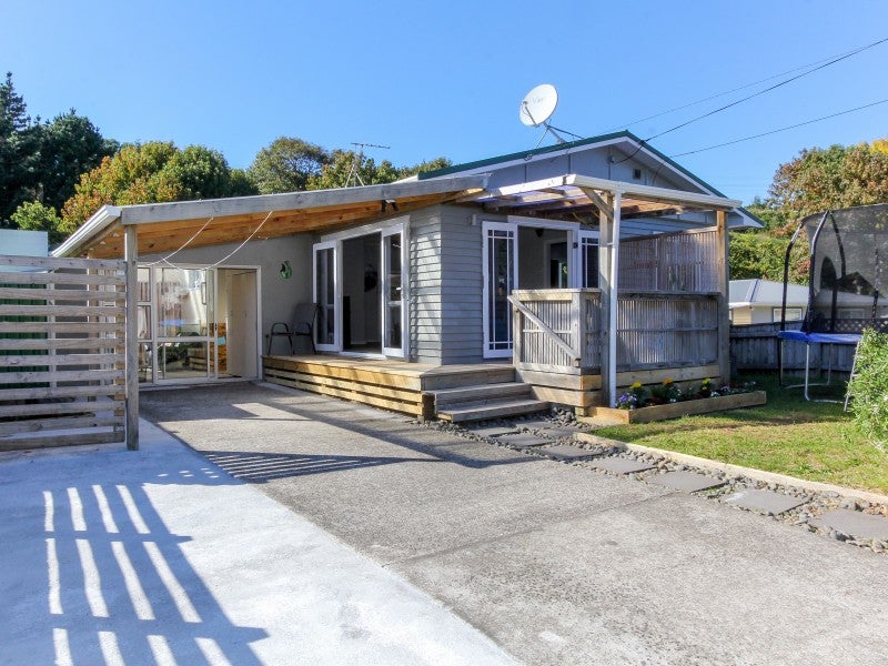 33 Pembroke Street, Westown, New Plymouth - Carousel 1
