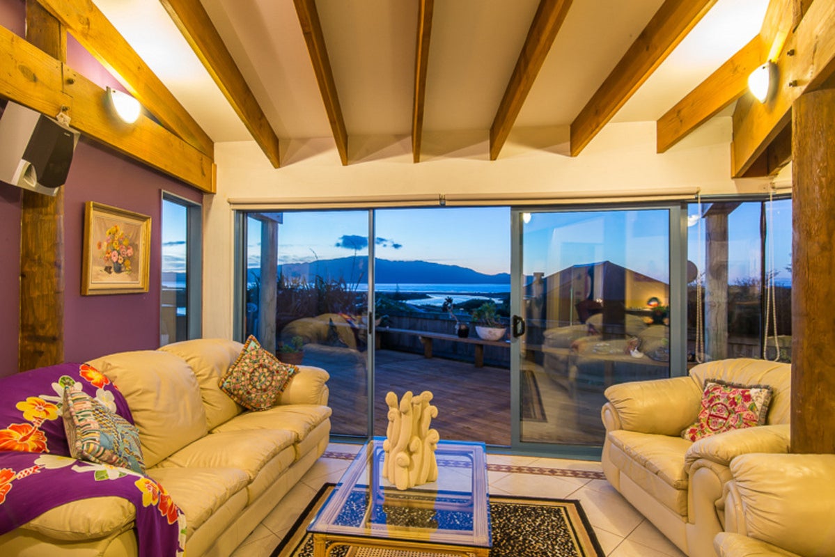 176 Weggery Drive, Waikanae Beach, Waikanae - Carousel 2