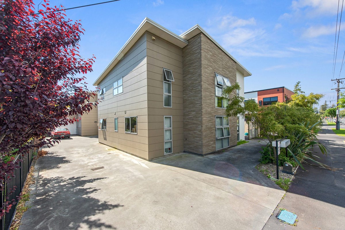2/167 Knighton Road, Hillcrest, Hamilton - Carousel 1