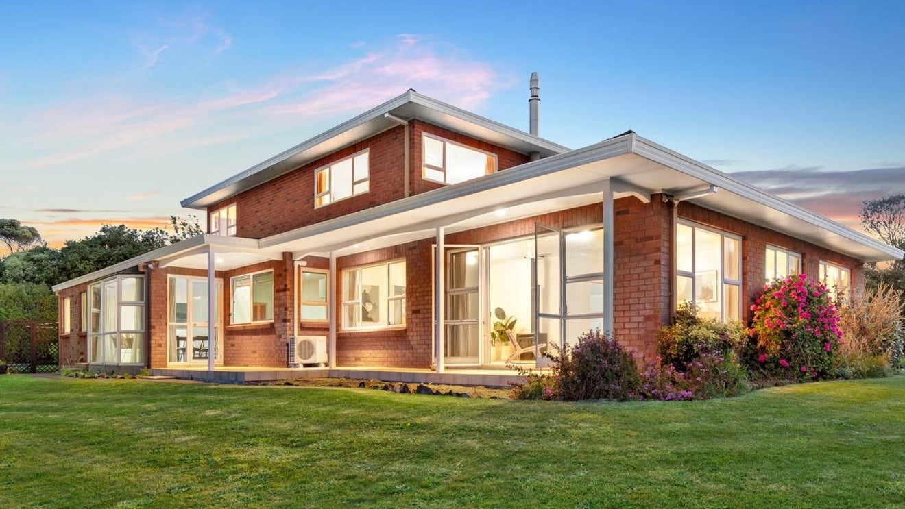 1113 Glenbrook Road, Waiuku - Carousel 1