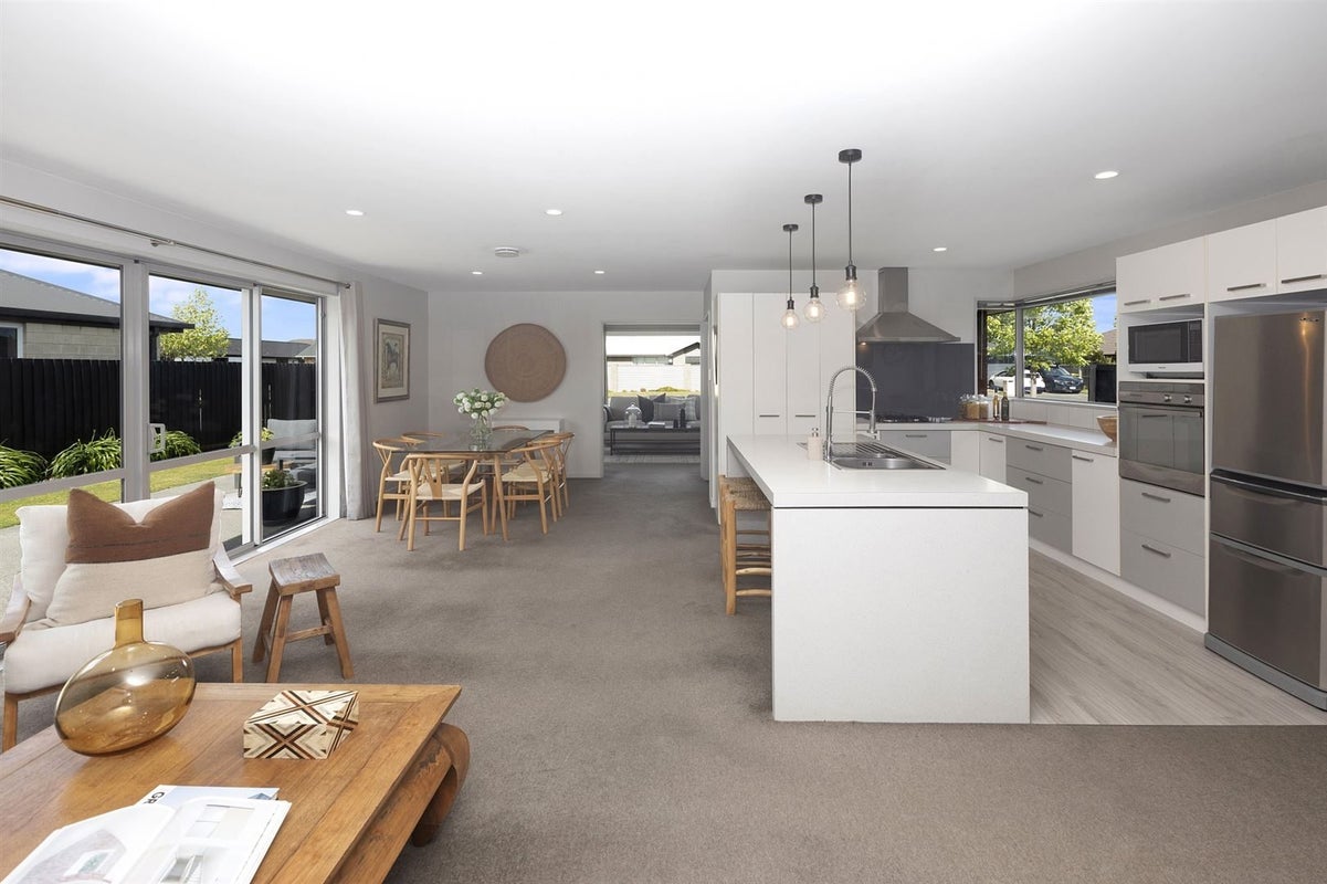99 Rannoch Drive, Broomfield, Christchurch - Carousel 1
