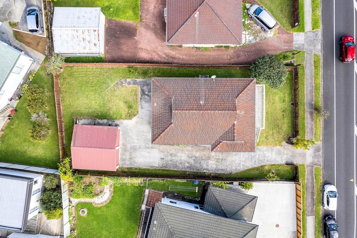 110 Aviemore Drive, Highland Park, Auckland - Carousel 2