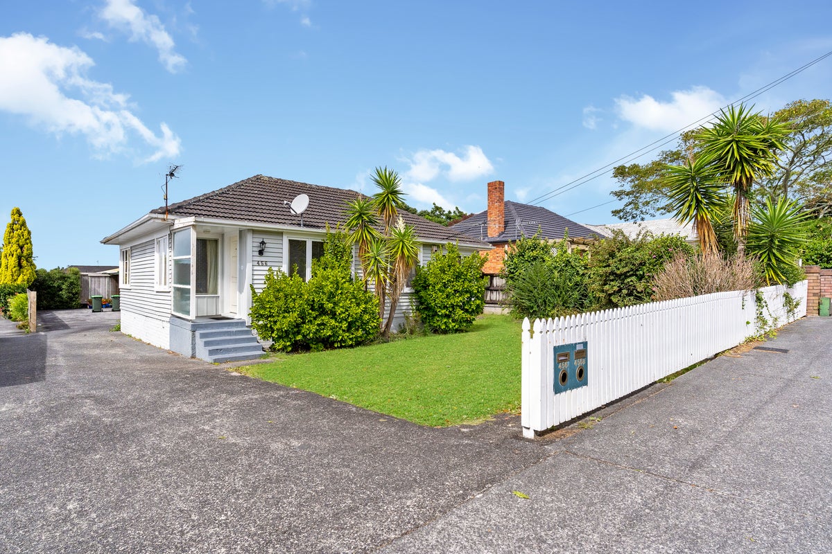456 Blockhouse Bay Road, Blockhouse Bay, Auckland - Carousel 1