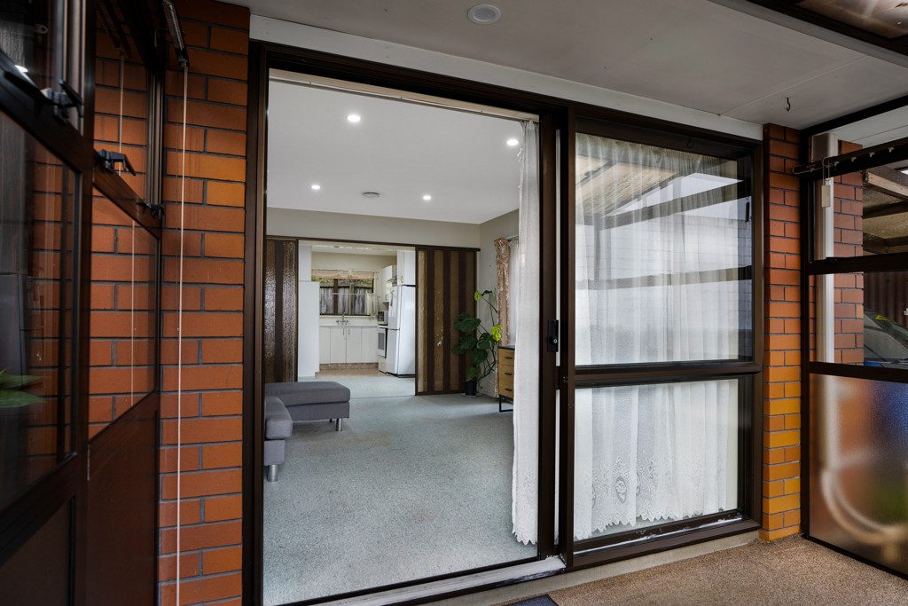 2/305 Selwyn Street, Spreydon, Christchurch - Carousel 2