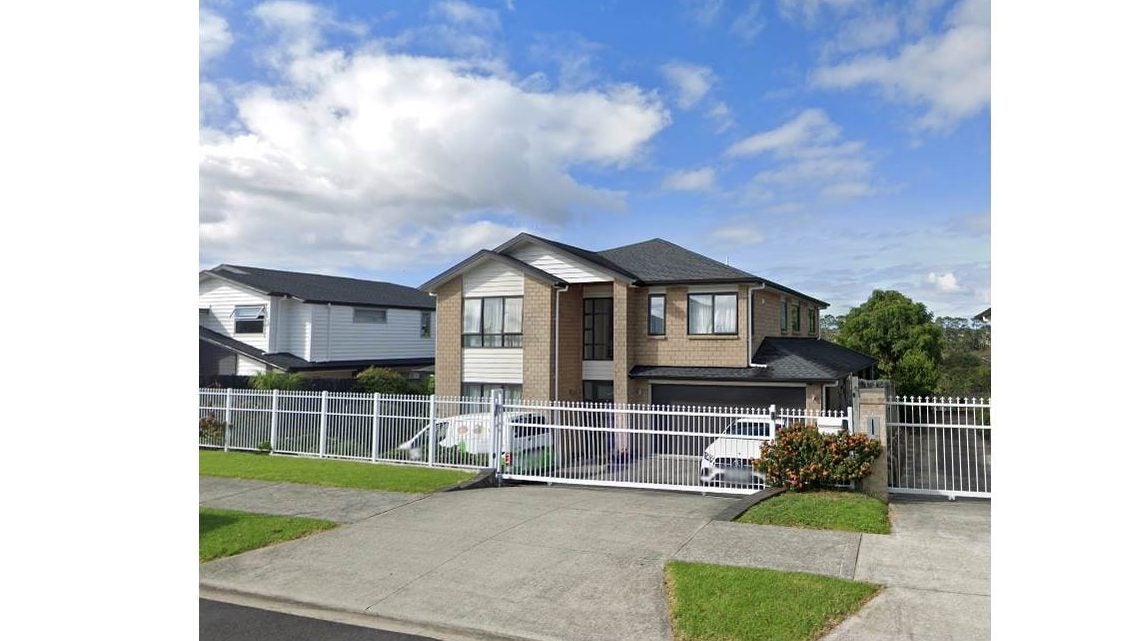 16 Irongate Avenue, Ranui, Auckland - Carousel 1
