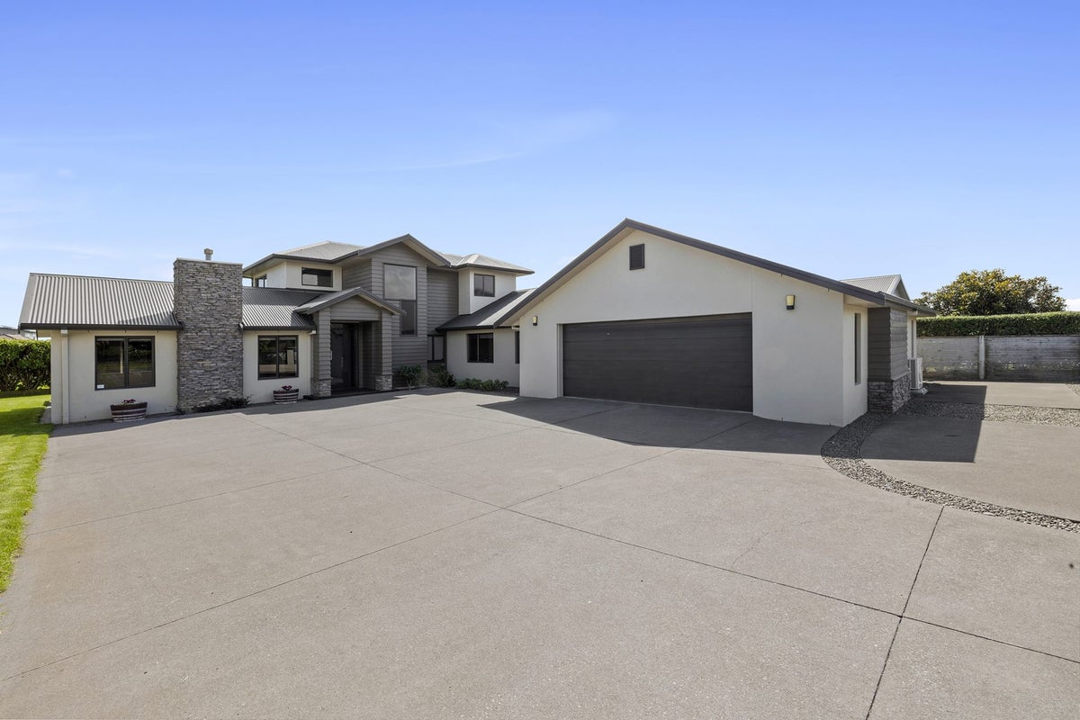 9 Sampson Avenue, Waiwhakaiho, New Plymouth - Carousel 1