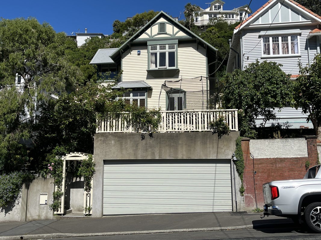 9 Glen Road, Kelburn, Wellington - Carousel 1
