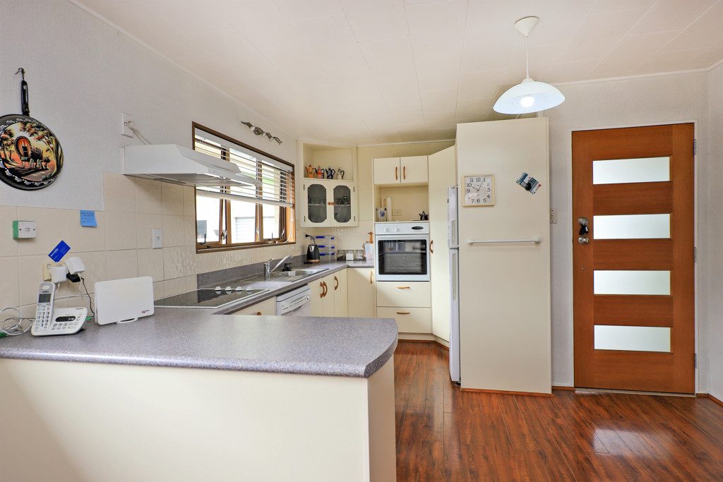 3 Yarmouth Road, Flaxmere, Hastings - Carousel 2