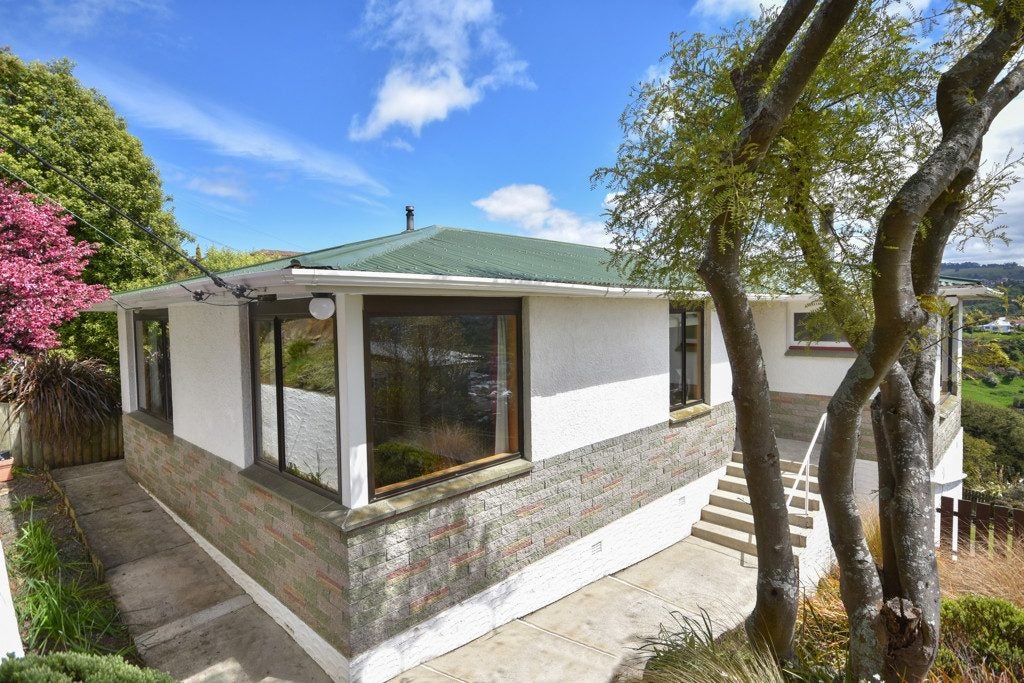 64 Skibo Street, Kew, Dunedin - Carousel 1