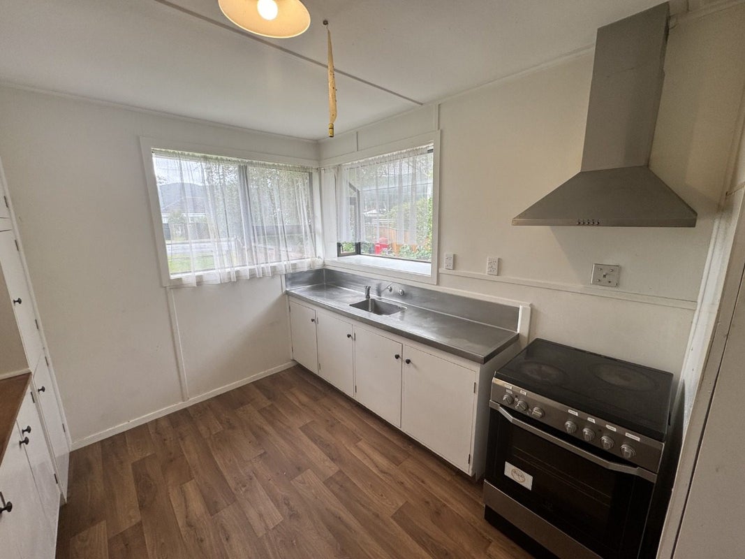 16 Norfolk Street, Wainuiomata, Lower Hutt - Carousel 2