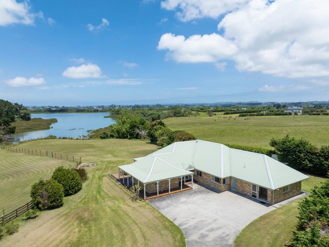 49 Wharf Road, Clarks Beach, Pukekohe - Carousel 1
