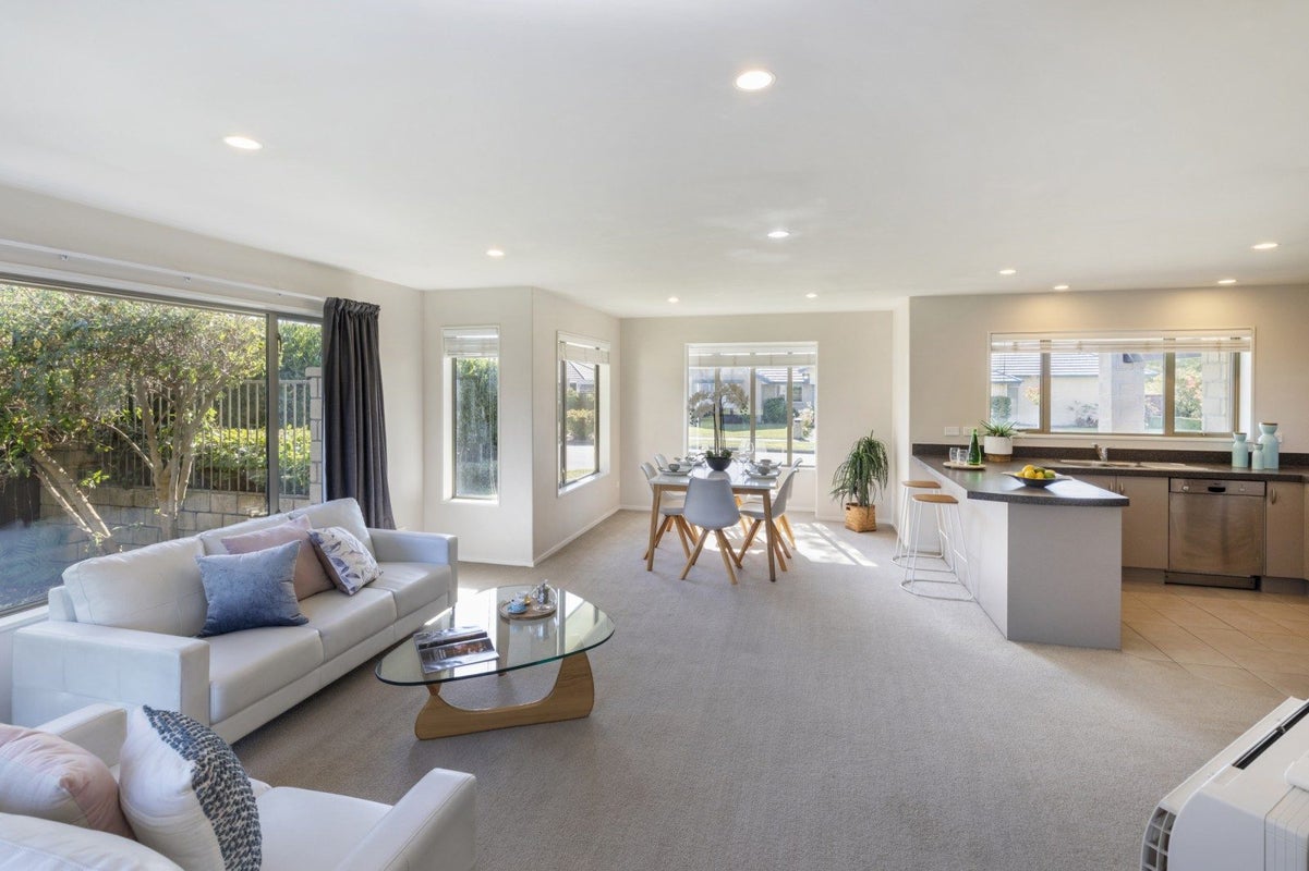 21 Six Silvers Avenue, Halswell, Christchurch - Carousel 2