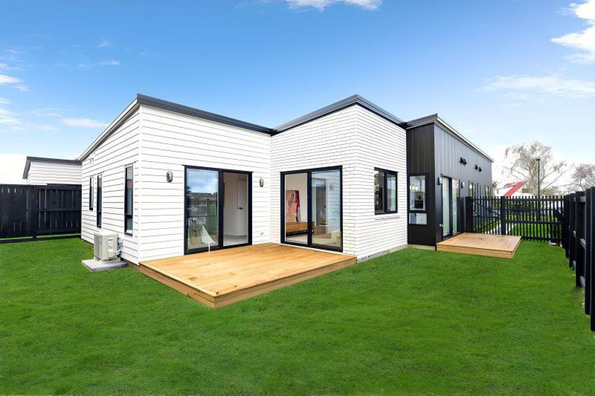 11 Bannerman Crescent, Chartwell, Hamilton - Carousel 2