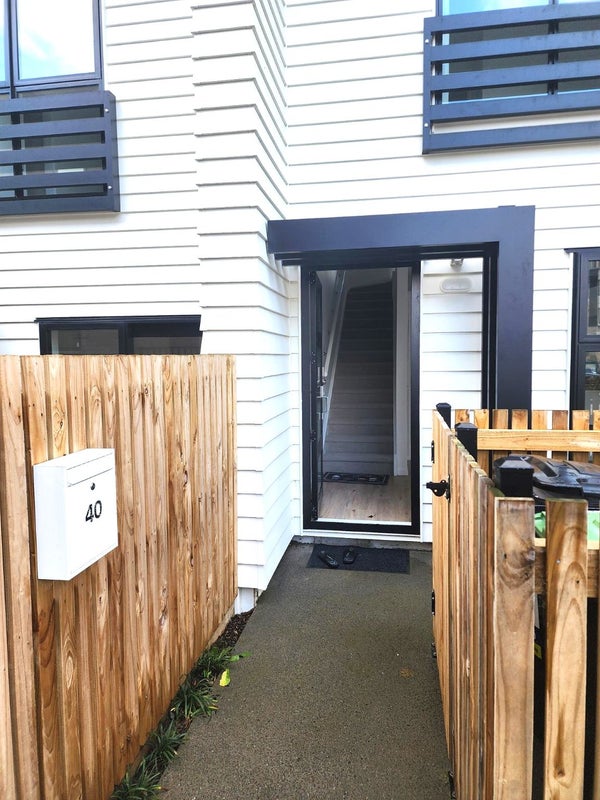 40 Rauemi Way, Te Atatū South, Auckland - Carousel 2