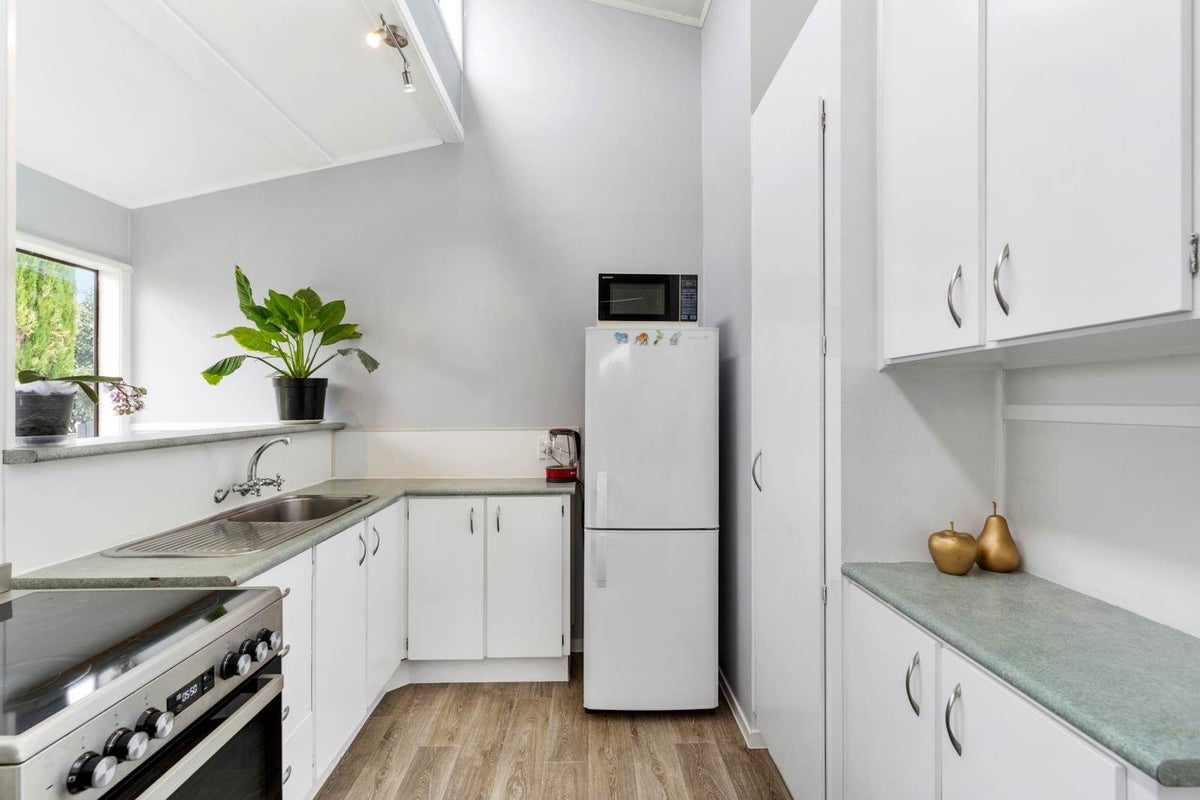 15 Le Havre Place, Takanini, Auckland - Carousel 2