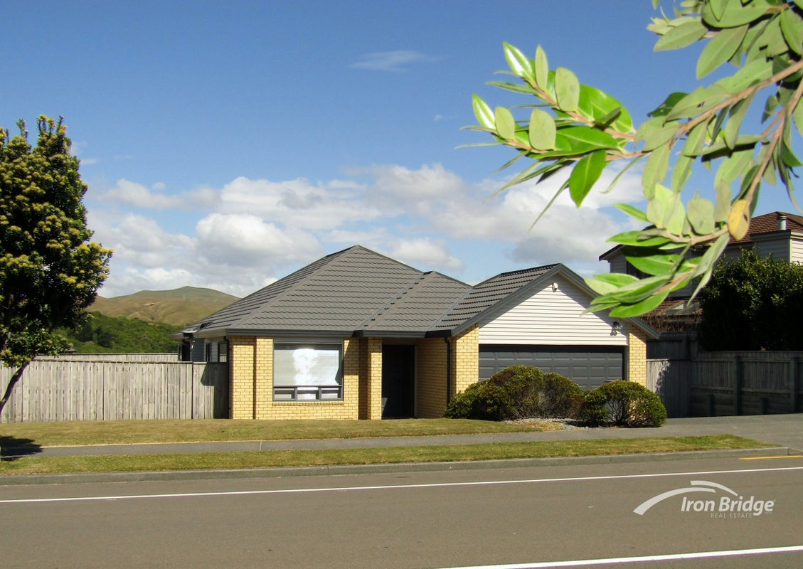 3 Aotea Drive, Aotea, Porirua - Carousel 1