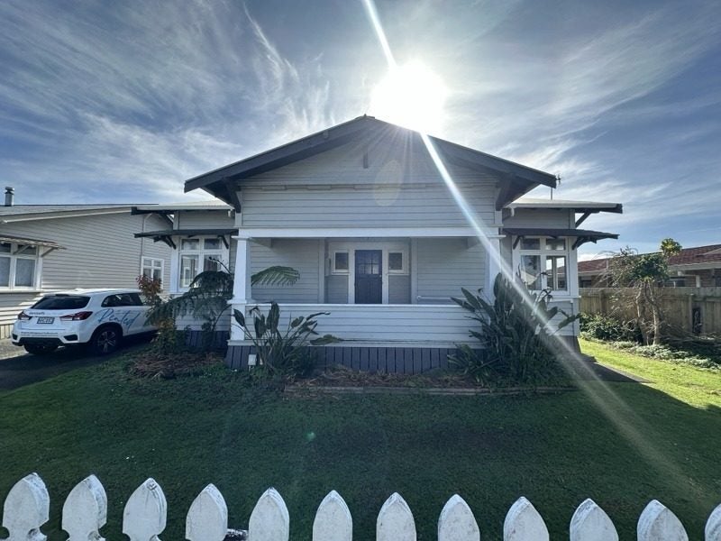 11 Nixon Street, Kensington, Whangarei - Carousel 1