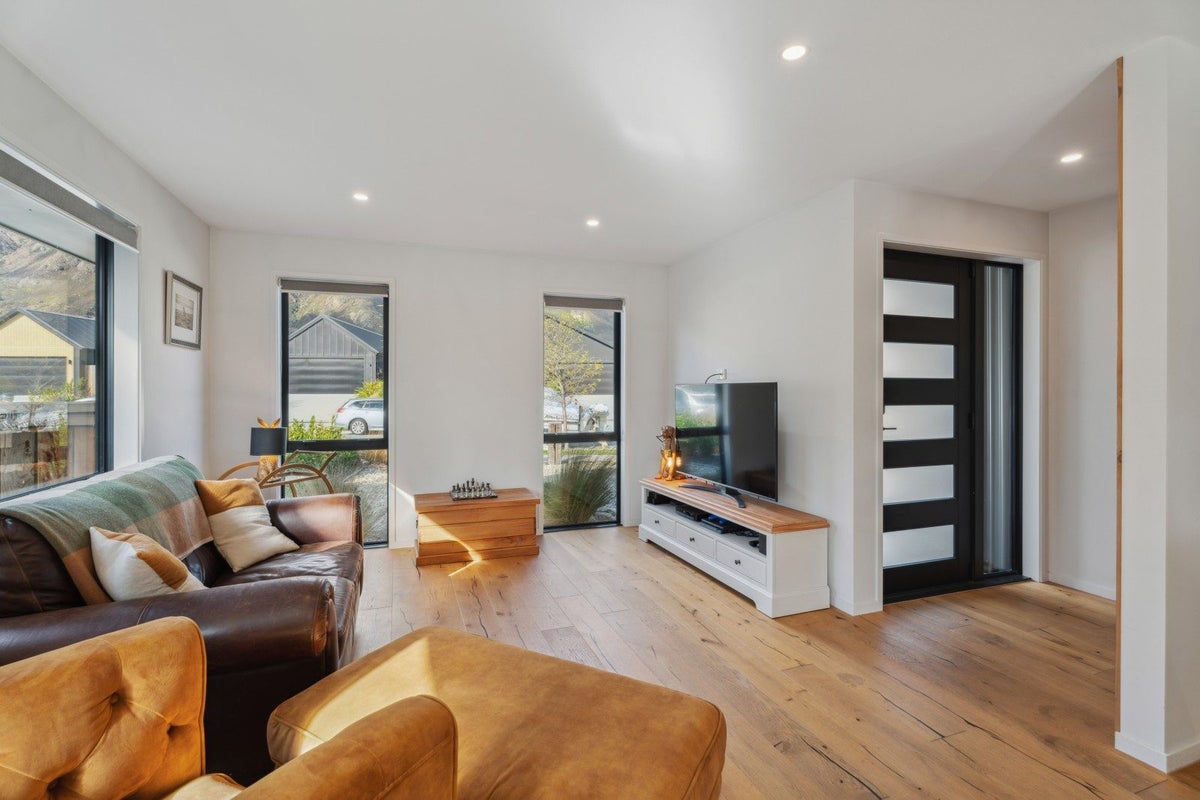 56 Corriedale Road, Jacks Point, Queenstown - Carousel 2