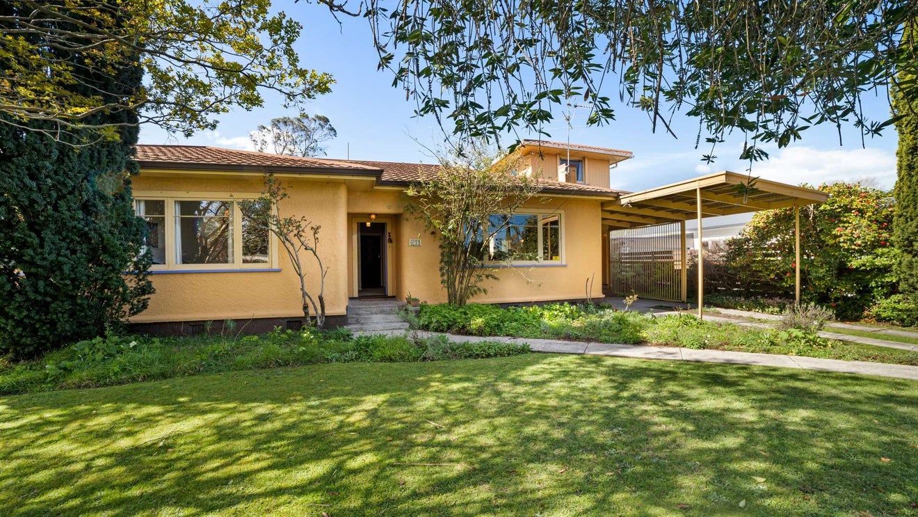 211 Stout Street, Mangapapa, Gisborne - Carousel 1