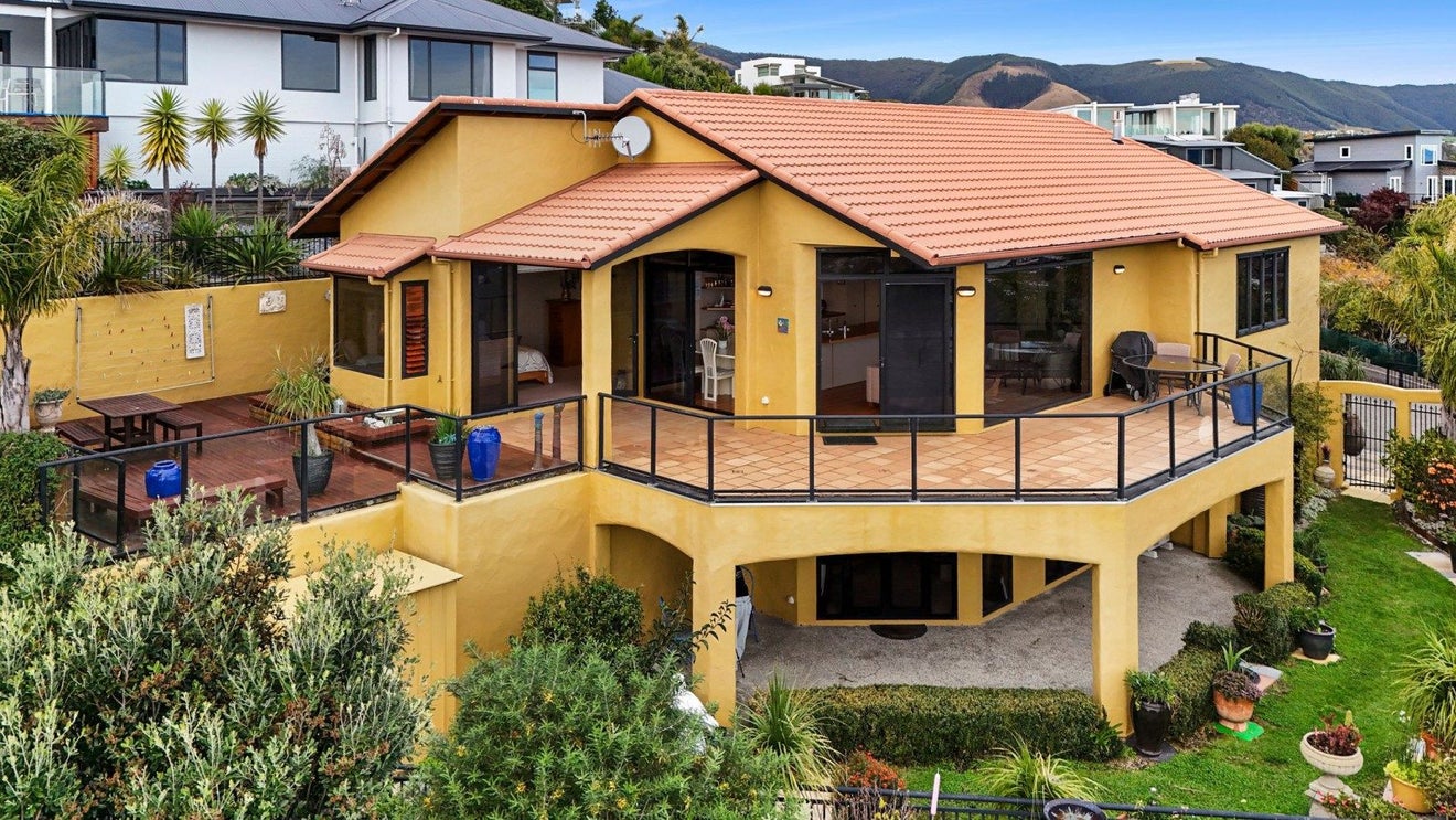 9 Zeehaen Place, Britannia Heights, Nelson - Carousel 2
