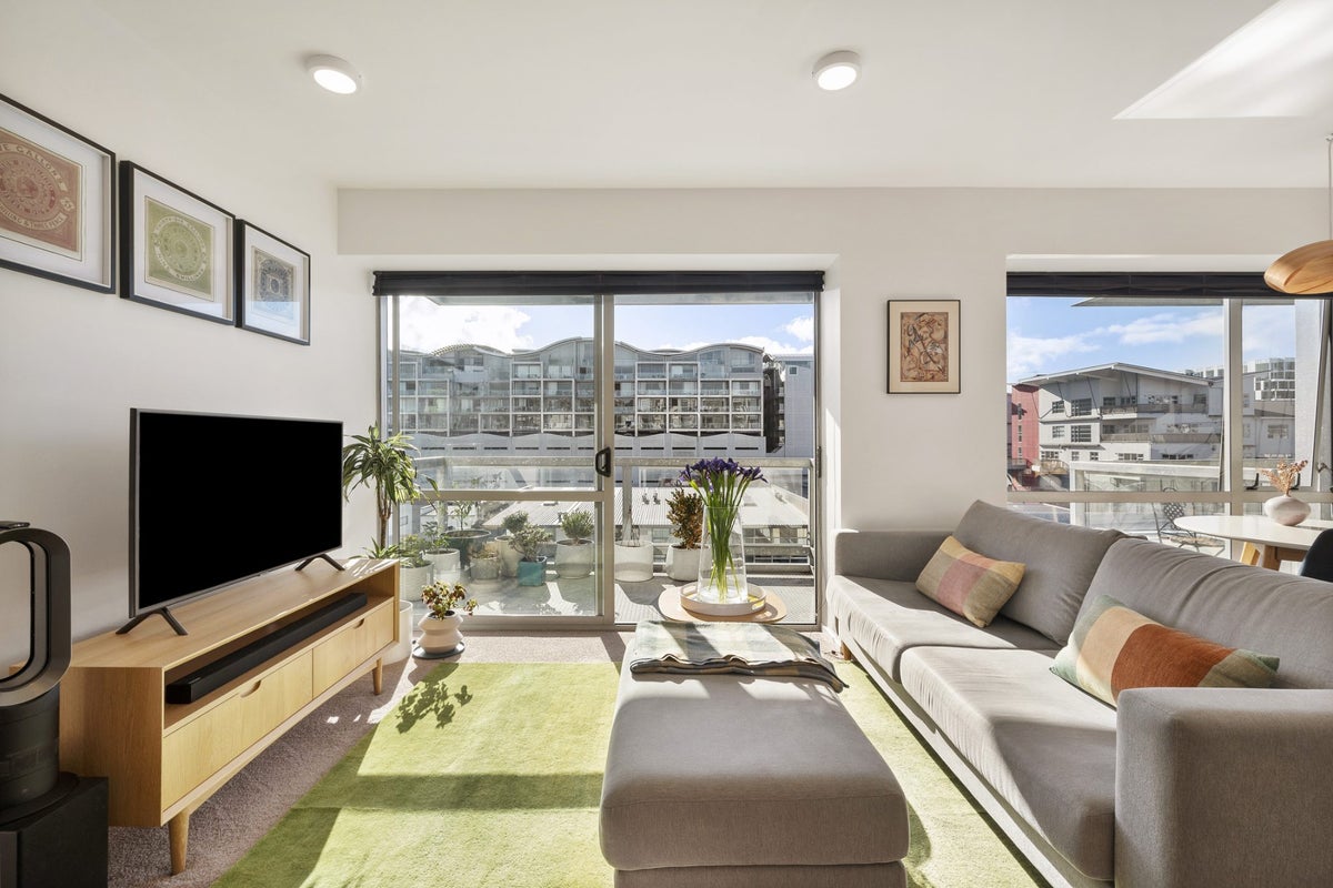 13/35 Jessie Street, Te Aro, Wellington - Carousel 1