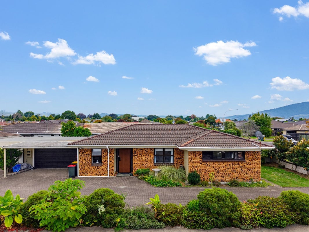 32 HOLLAND STREET, GLENHOLME, Rotorua - Carousel 1
