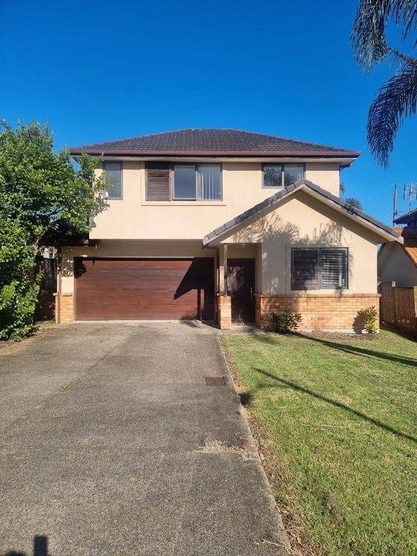 21 Ashurst Lane, Greenhithe, Auckland - Carousel 1