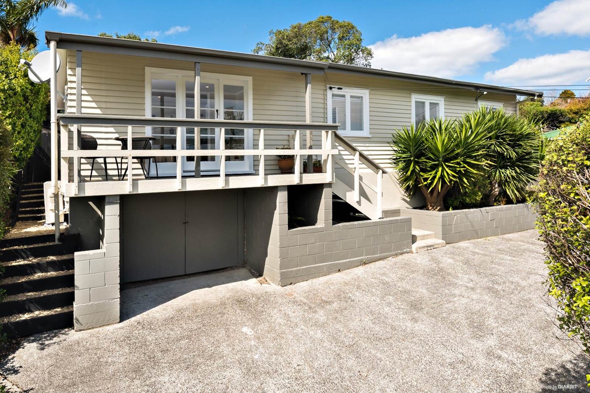 1/50 Glencoe Road, Browns Bay, Auckland - Carousel 1