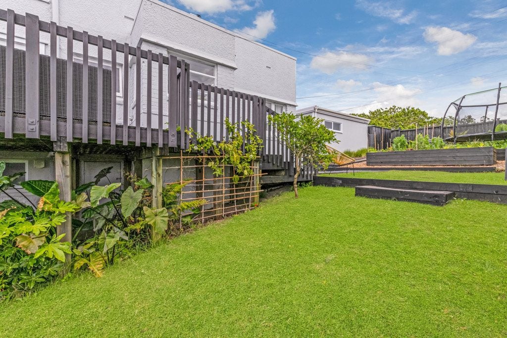 1/53 Deep Creek Road, Waiake, Auckland - Carousel 2