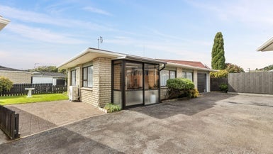 11 Tukapa Street, Westown, New Plymouth - Carousel 1