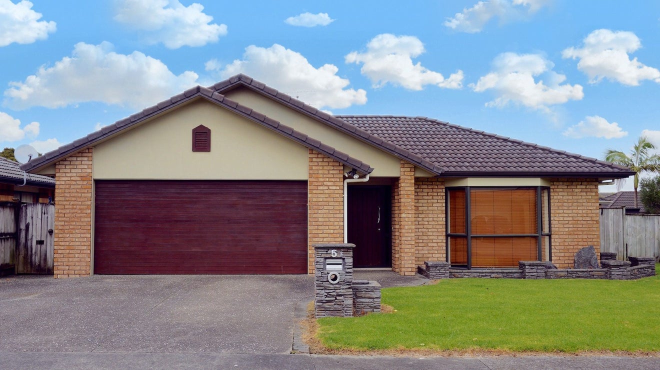 5 Duntrune Road, Flat Bush, Auckland - Carousel 1