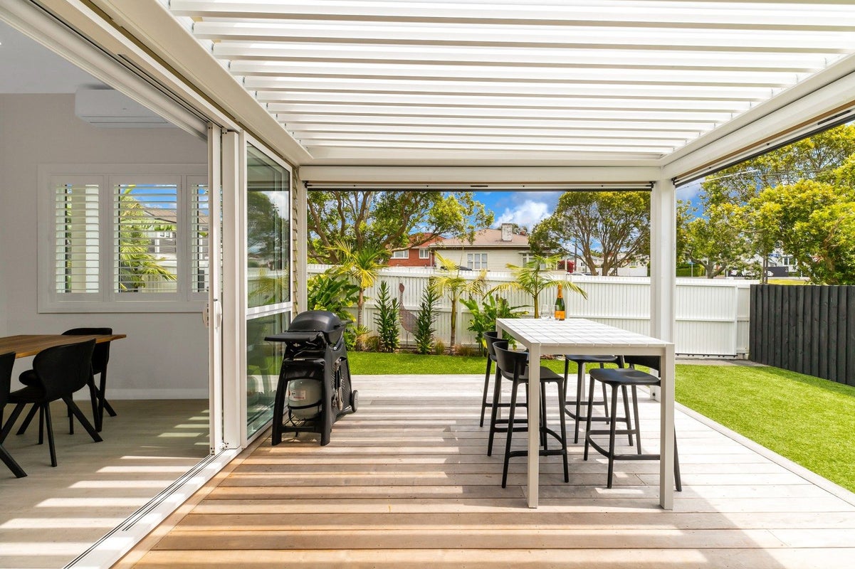 61 Walford Road, Point Chevalier, Auckland  - Carousel 2