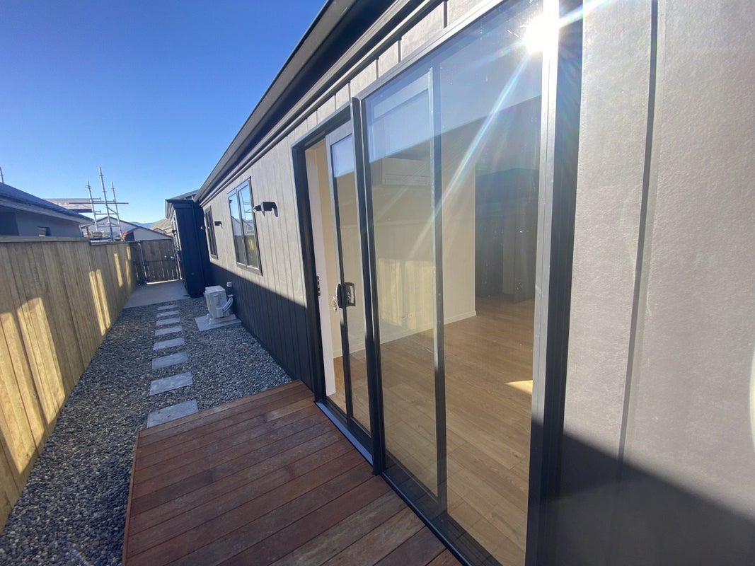 53 Cheviot Street, Jacks Point, Queenstown - Carousel 1