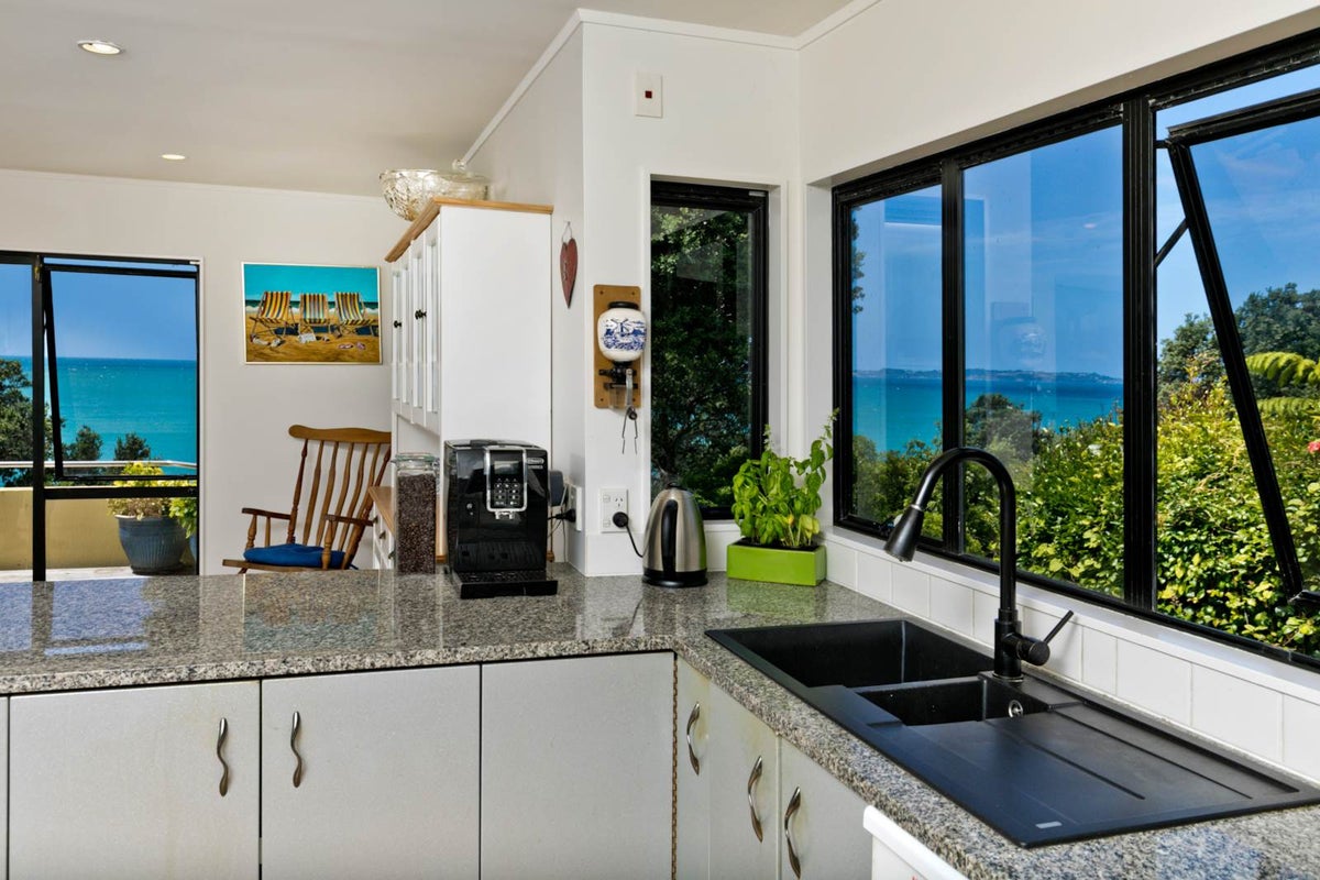 1/45 Ocean View Road, Hatfields Beach, Orewa - Carousel 2