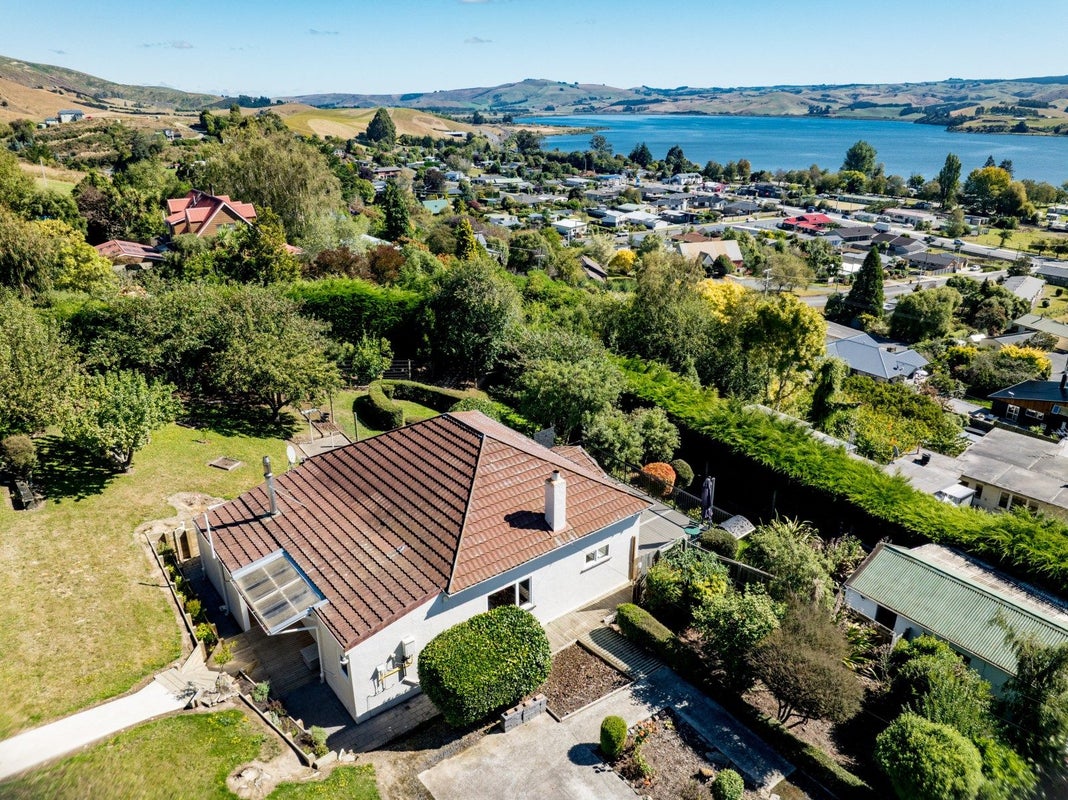 28 Chatham Street, Waihola - Carousel 2