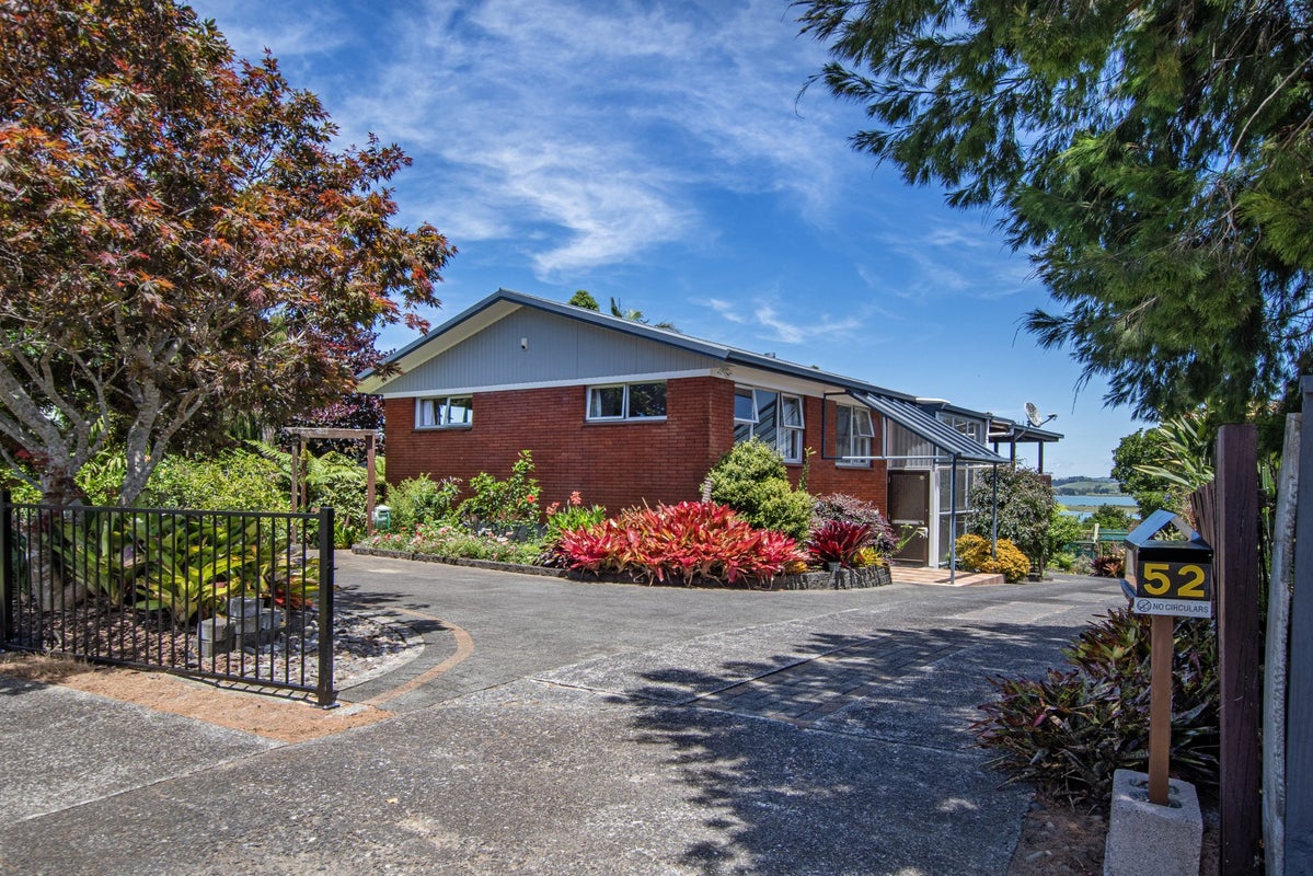 52 West View Crescent, Onerahi, Whangarei - Carousel 2